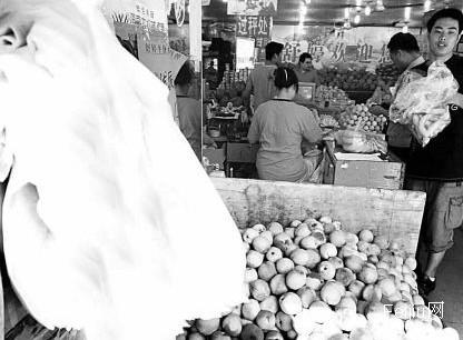 我国拟将餐馆医院纳入限制塑料袋使用范围