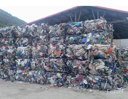 废旧塑料瓶变美丽毛毯