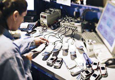 变手雷还是变废铁 夏季使用手机须知