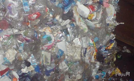 塑化剂风波导致塑料瓶遭弃 玻璃奶瓶吃香