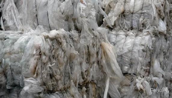 专家建议应向塑料袋生产商征收高额环境税