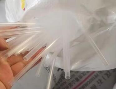 纸吸管被嘲上热搜 减塑还能愉快吗？