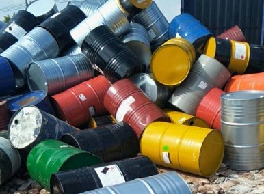 太湖环资庭审理一起非法处置危废铁桶案